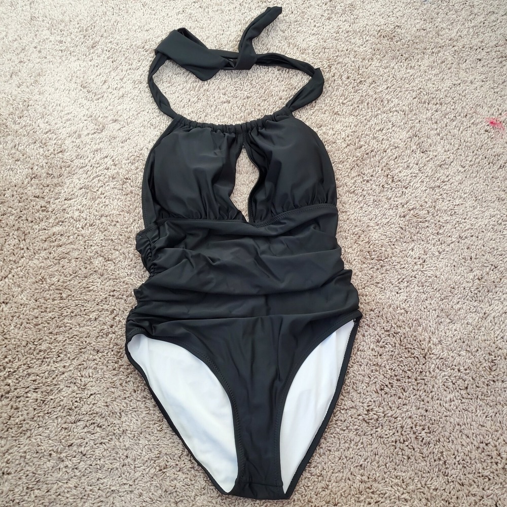 Cupshe black halter neck side ruched swimming bathing suit 1 piece front keyhole